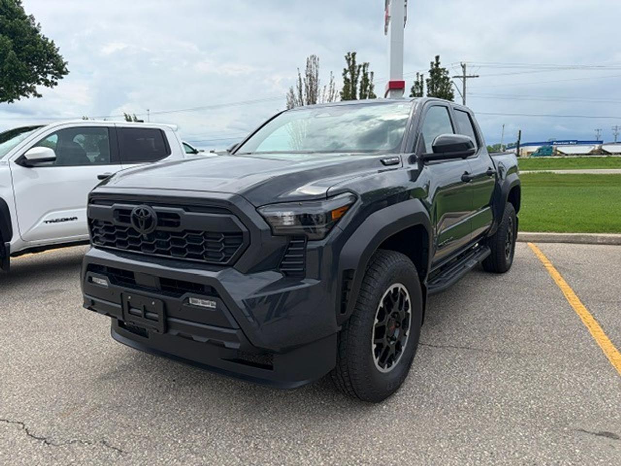 2026 Toyota Tacoma Double Cab HYBRID OFF ROAD Photo