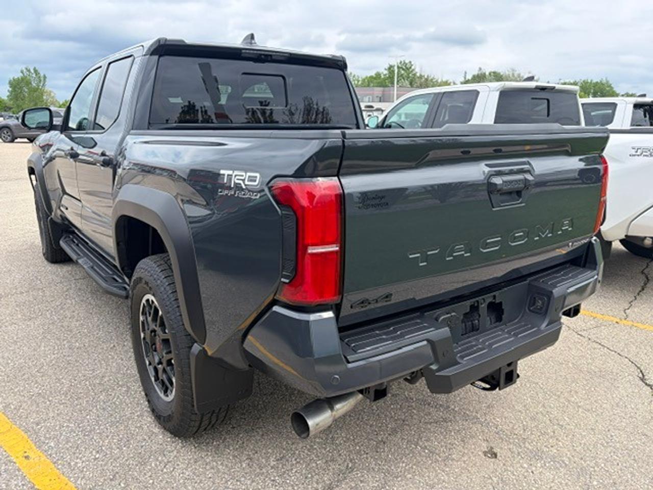 2026 Toyota Tacoma Double Cab HYBRID OFF ROAD Photo