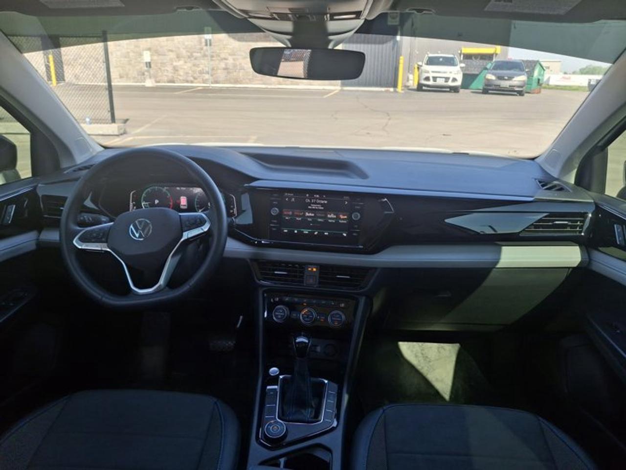 2024 Volkswagen Taos Comfortline Black Edition AWD | Sunroof | Adaptive Cruise | CarPlay + Android | and More ! Photo