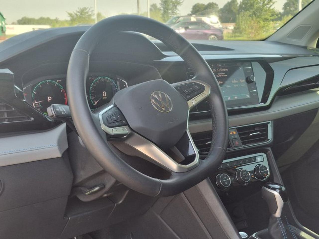 2024 Volkswagen Taos Comfortline Black Edition AWD | Sunroof | Adaptive Cruise | CarPlay + Android | and More ! Photo