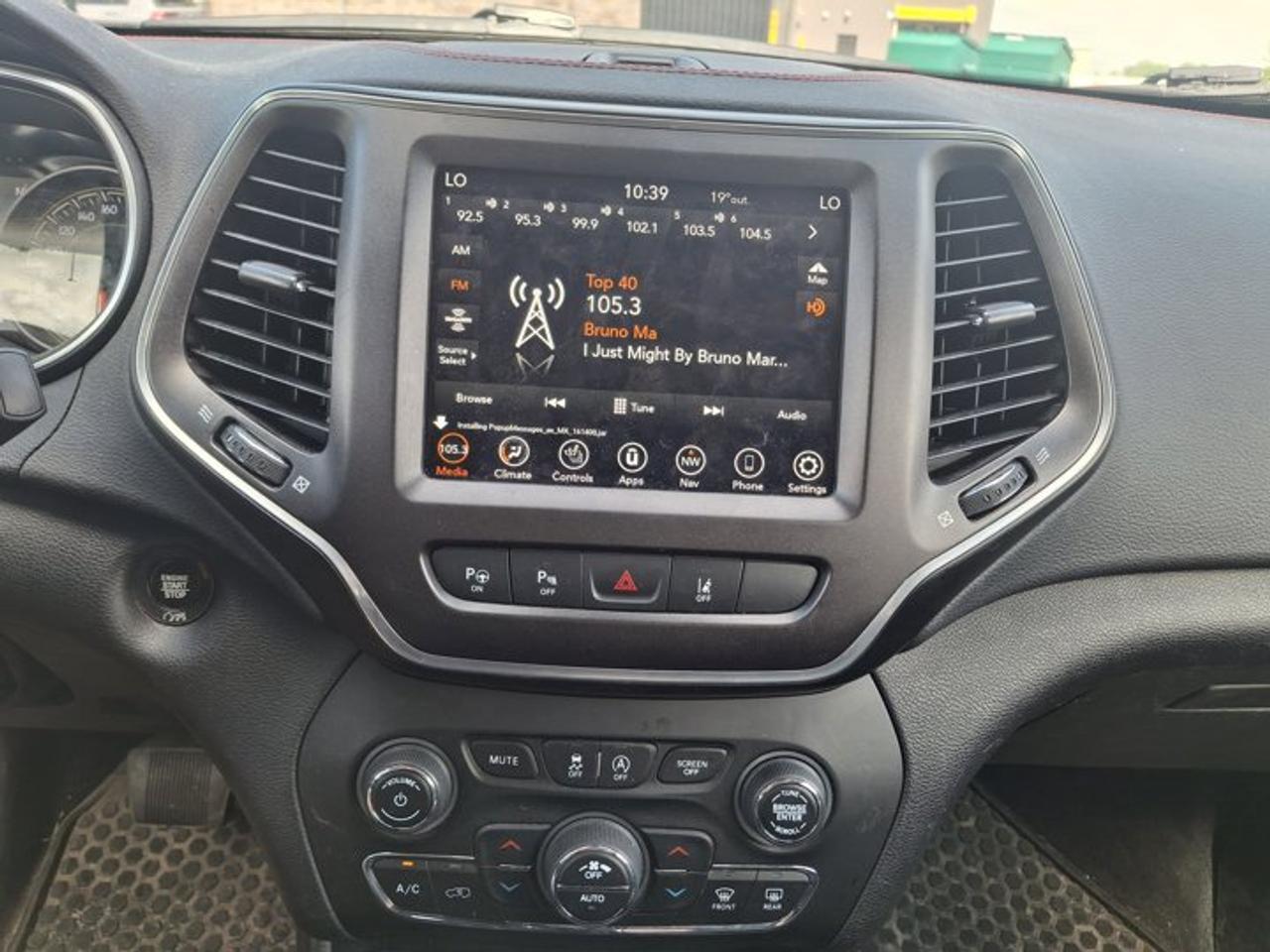 2021 Jeep Cherokee Trailhawk Elite 4WD V6 | Tech Group | Pano Sunroof | Navi | Leather | Heated + Cooled Seats and More Photo