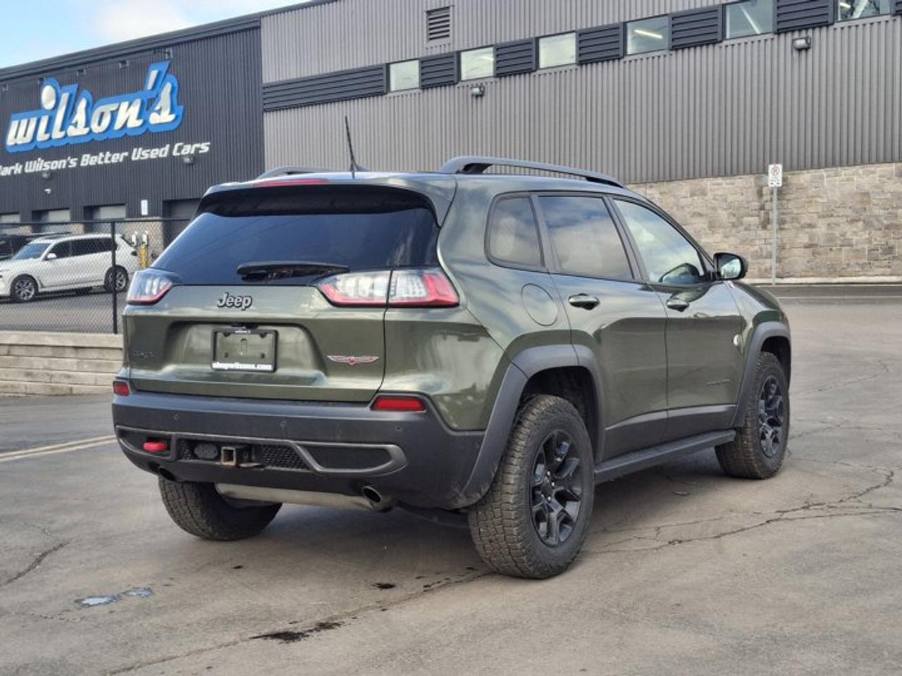 2021 Jeep Cherokee Trailhawk Elite 4WD V6 | Tech Group | Pano Sunroof | Navi | Leather | Heated + Cooled Seats and More Photo