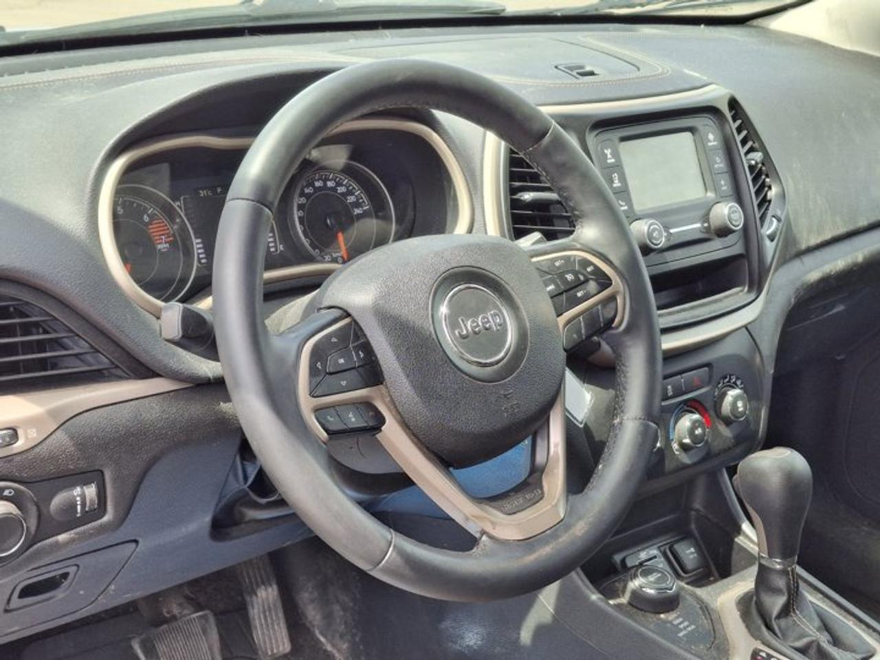 2018 Jeep Cherokee Altitude 4WD | Black Alloys | Reverse Camera | Bluetooth | and Much More ! Photo