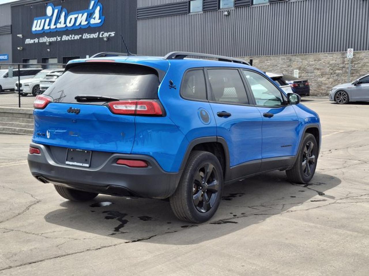 2018 Jeep Cherokee Altitude 4WD | Black Alloys | Reverse Camera | Bluetooth | and Much More ! Photo
