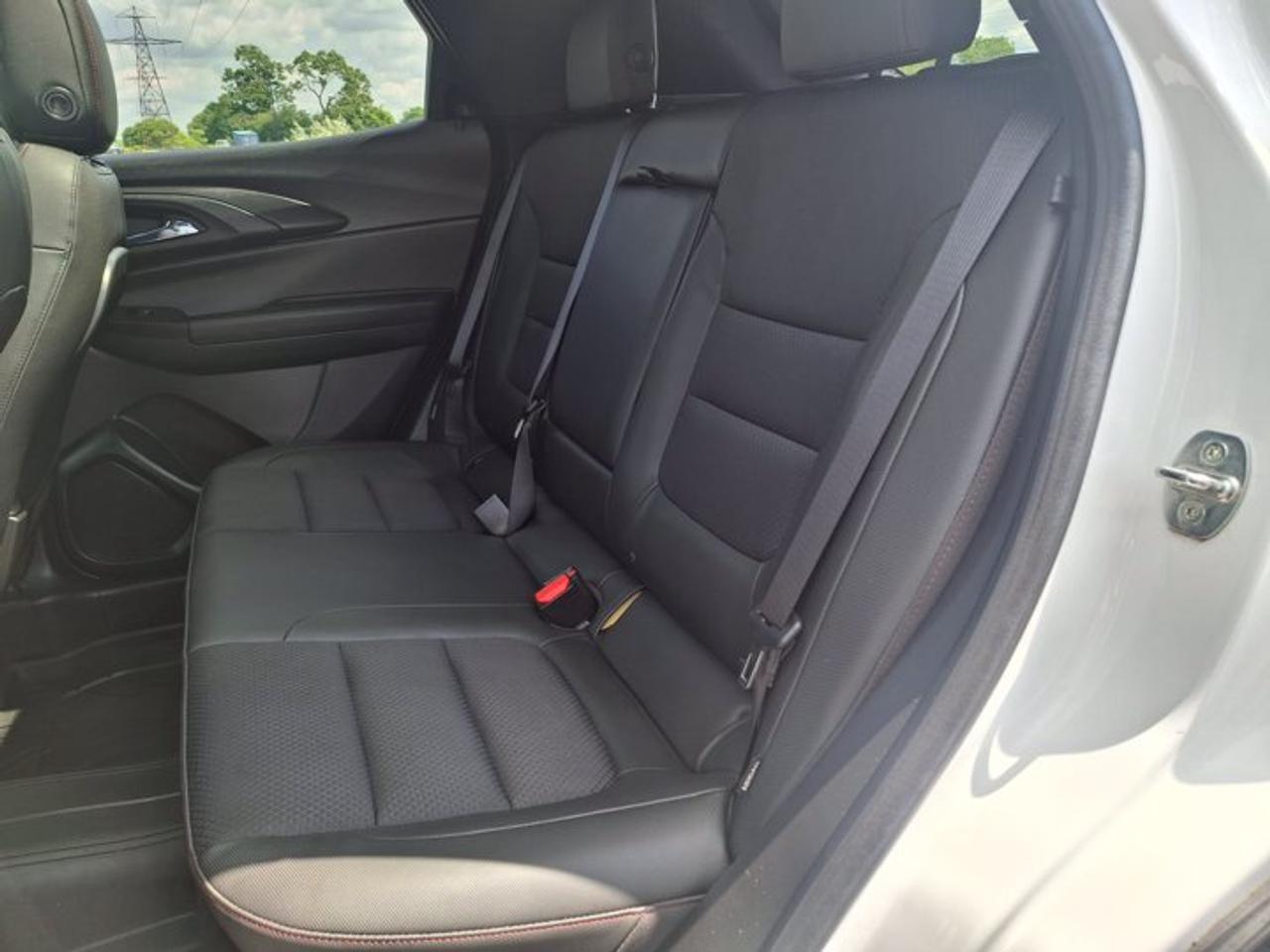 2022 Chevrolet TrailBlazer RS AWD | Pano Roof | Heated Seats | Power Liftgate | Wireless CarPlay | Rear Cam | Blind Spot & More Photo