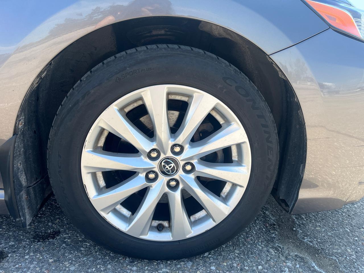 2018 Toyota Camry SE Photo