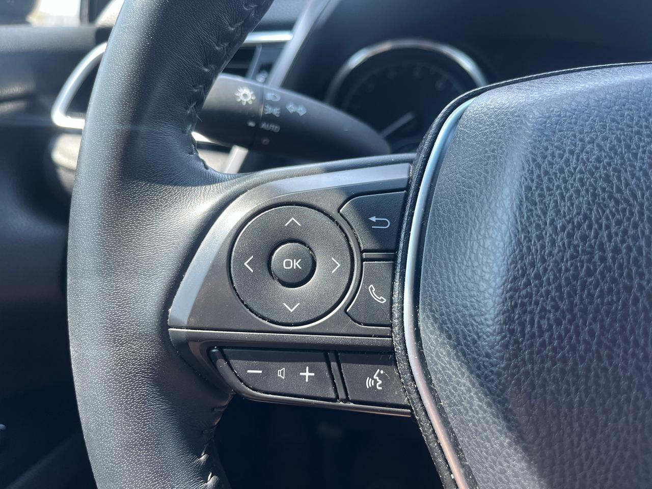 2018 Toyota Camry SE Photo