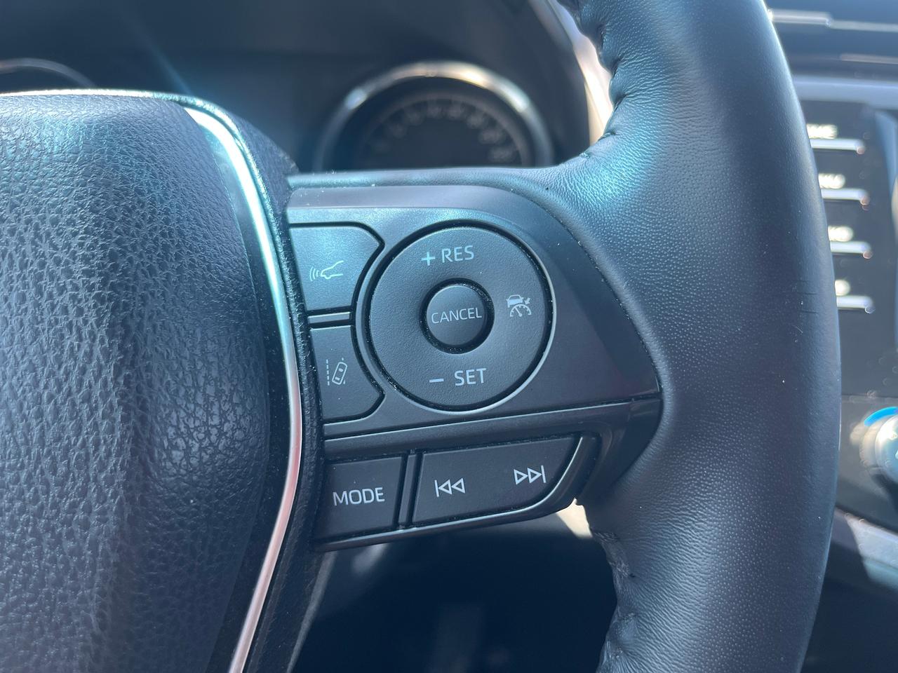 2018 Toyota Camry SE Photo