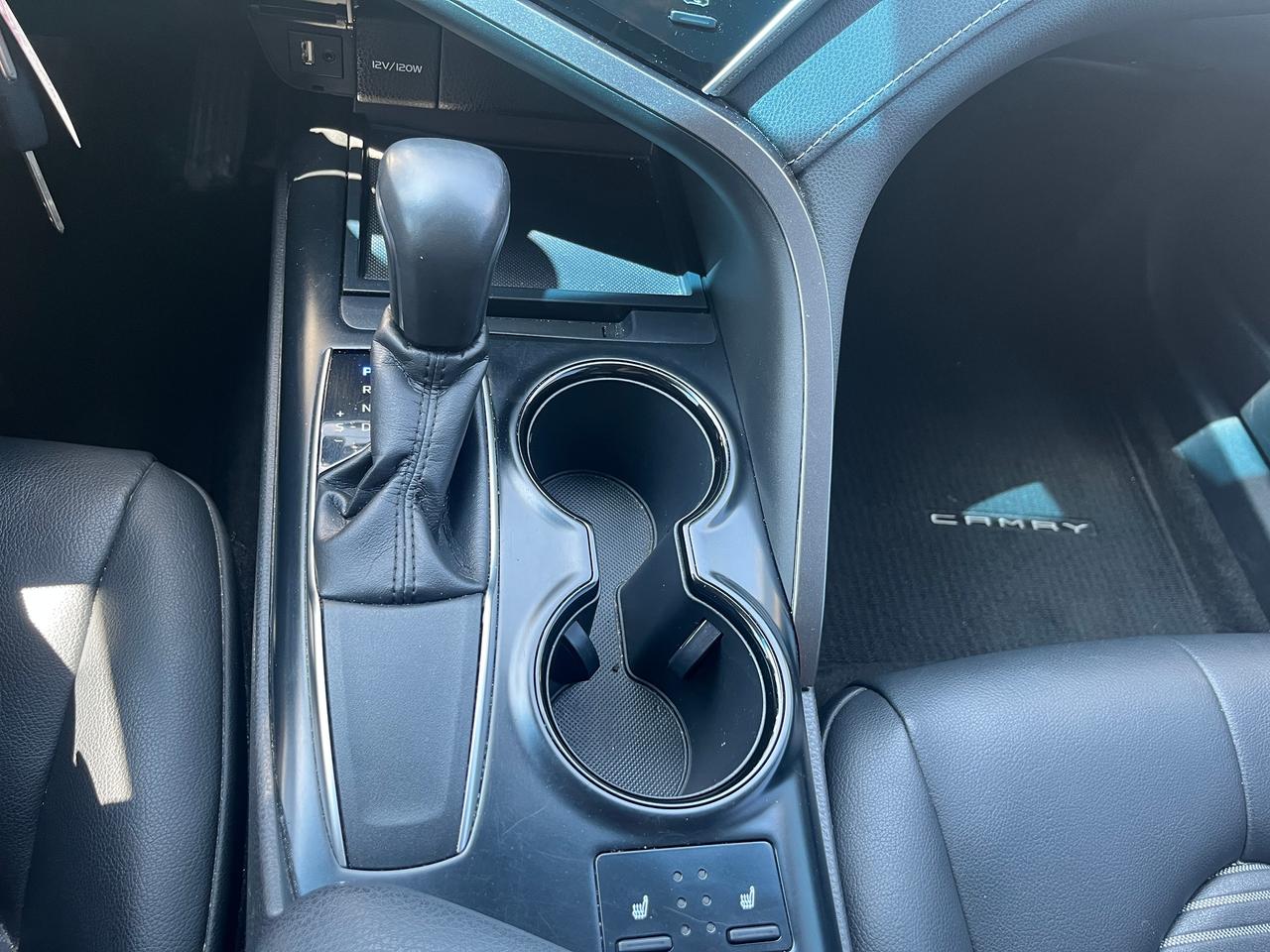2018 Toyota Camry SE Photo