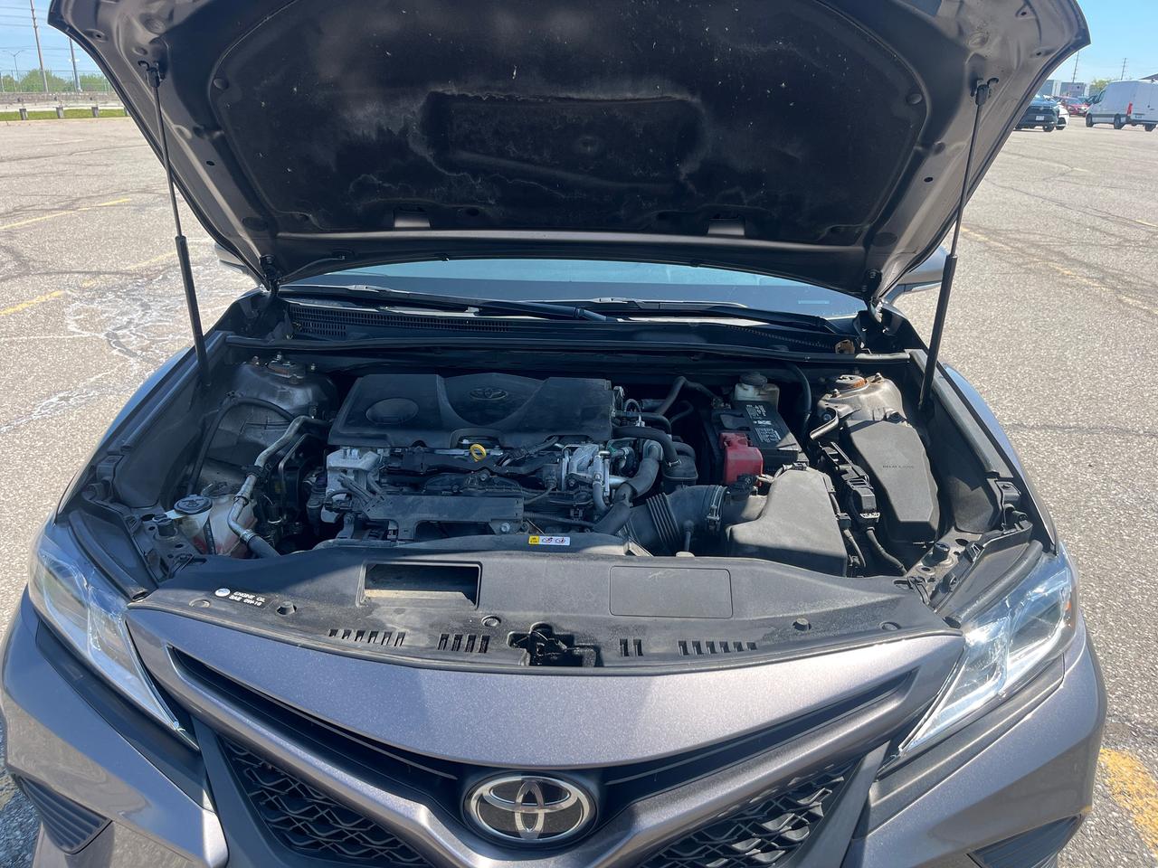2018 Toyota Camry SE Photo