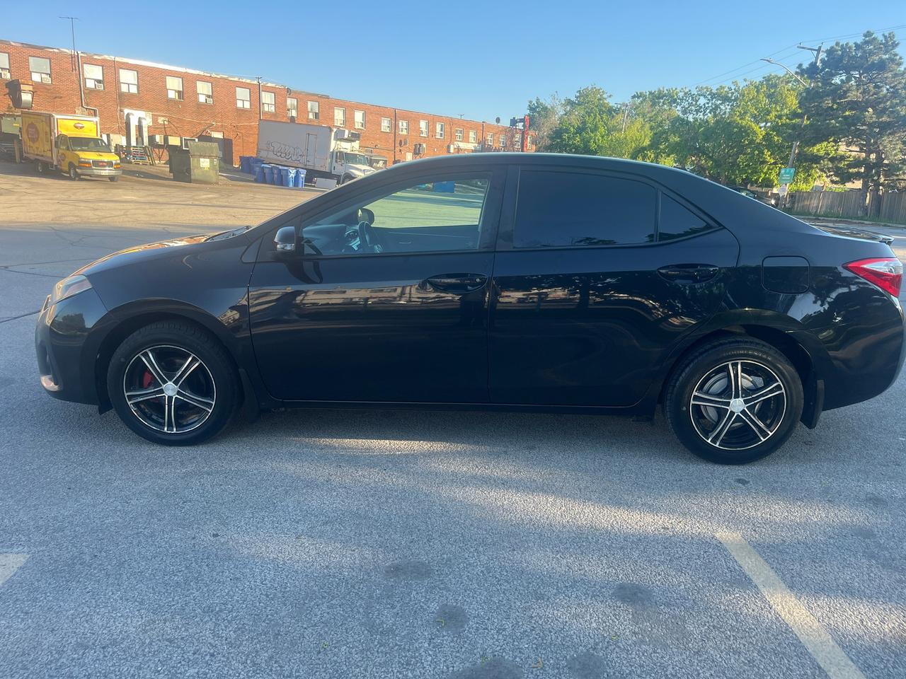 2016 Toyota Corolla 4dr Sdn CVT S Photo