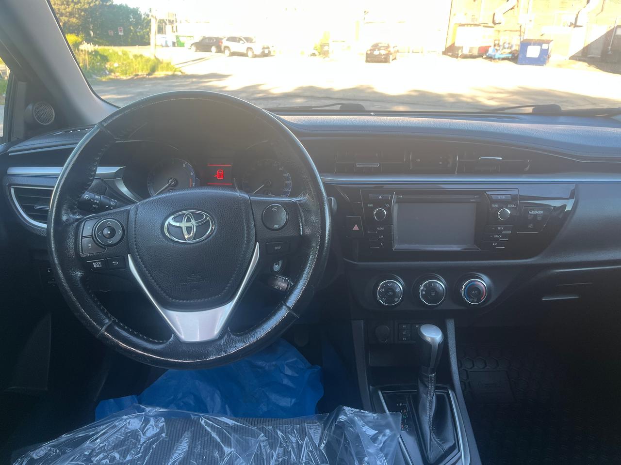 2016 Toyota Corolla 4dr Sdn CVT S Photo