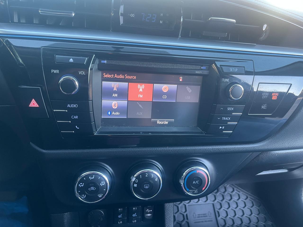 2016 Toyota Corolla 4dr Sdn CVT S Photo