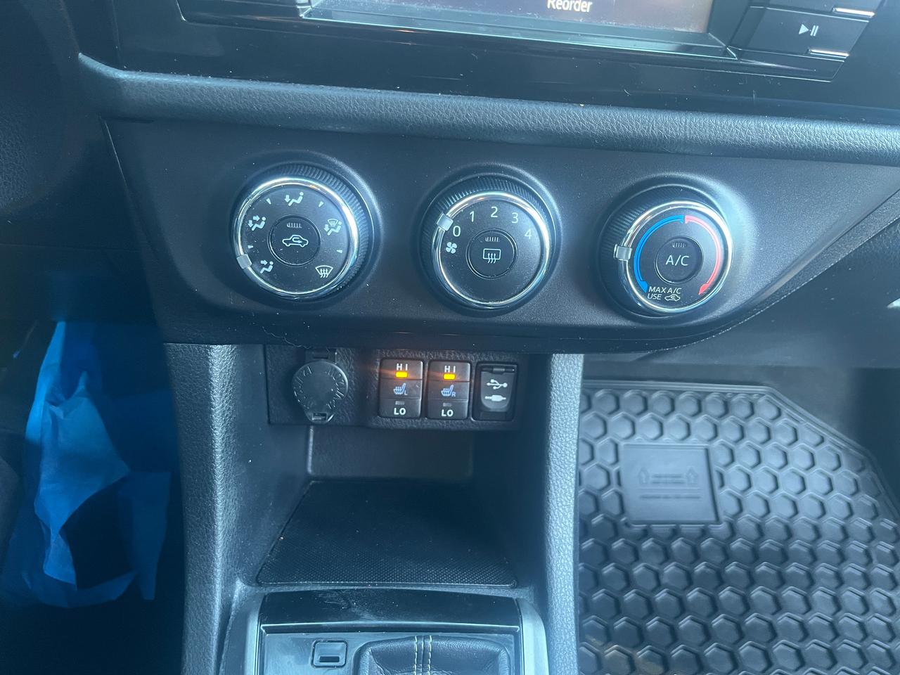 2016 Toyota Corolla 4dr Sdn CVT S Photo