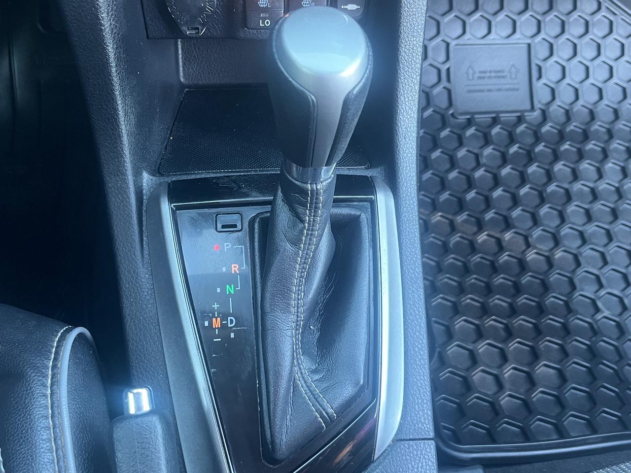 2016 Toyota Corolla 4dr Sdn CVT S Photo