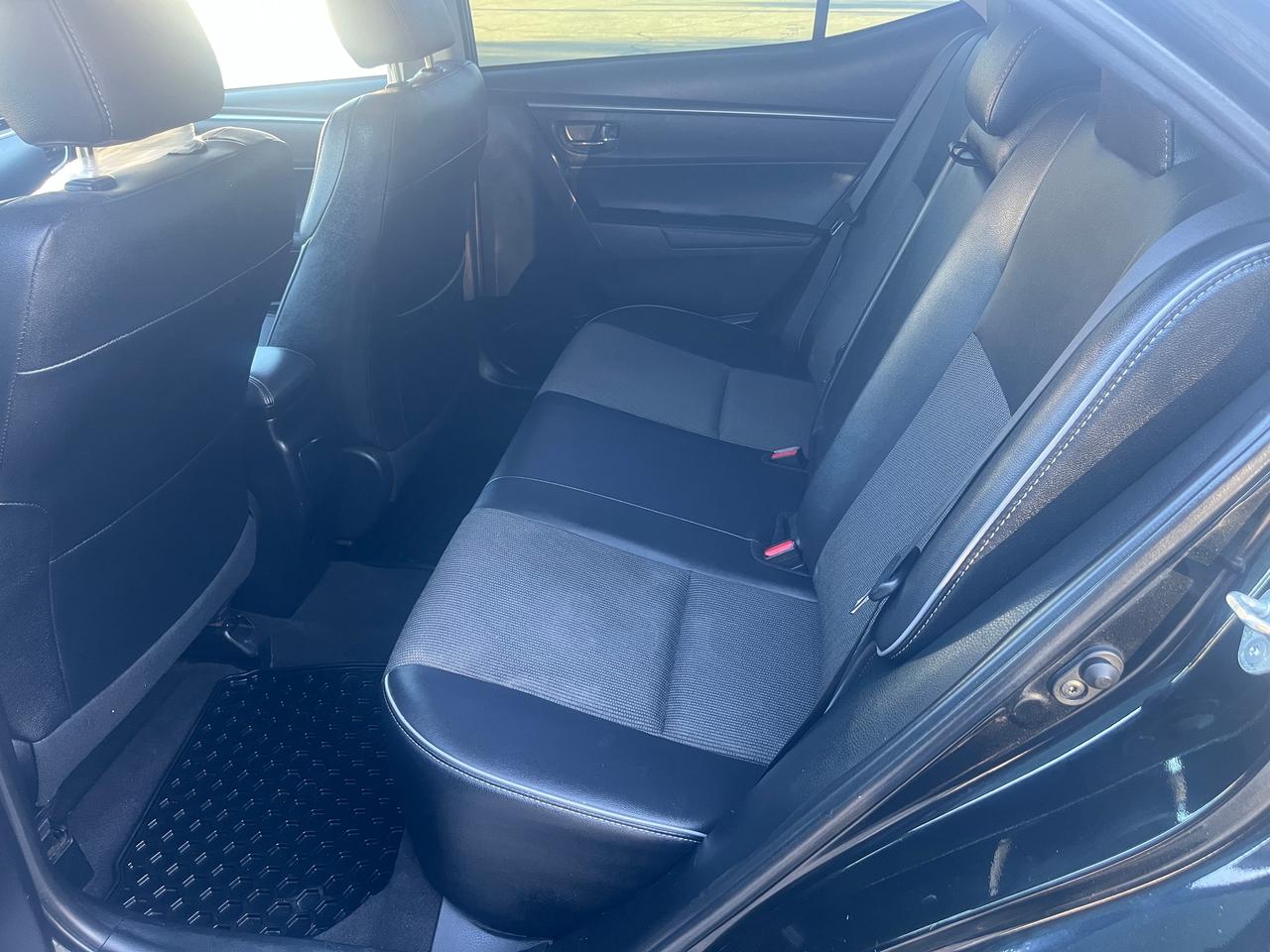 2016 Toyota Corolla 4dr Sdn CVT S Photo