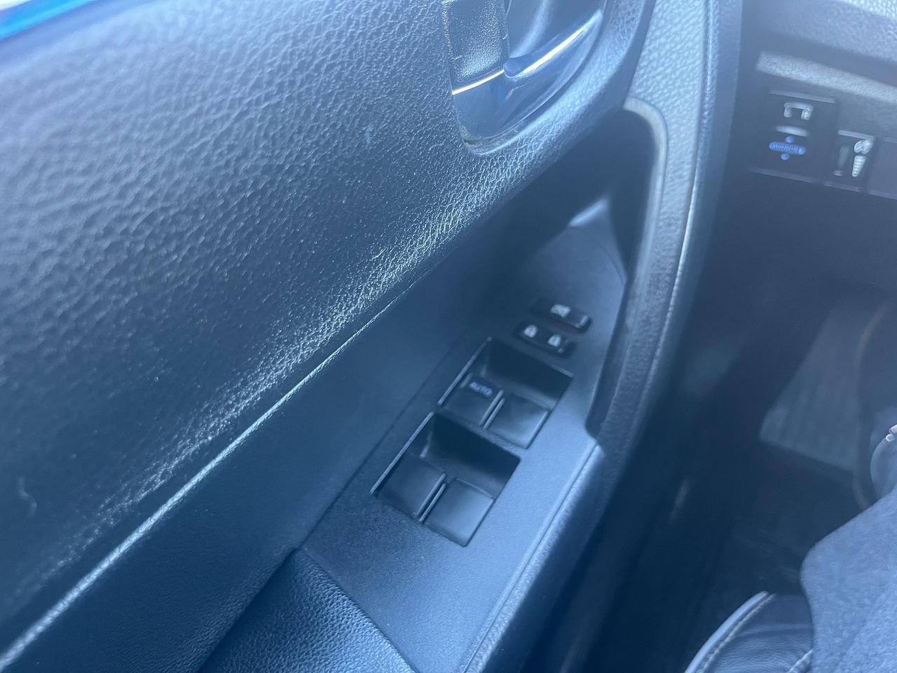 2016 Toyota Corolla 4dr Sdn CVT S Photo