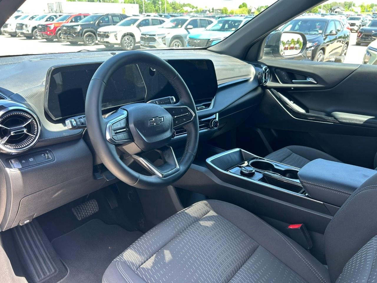 2026 Chevrolet Equinox FWD LT Photo