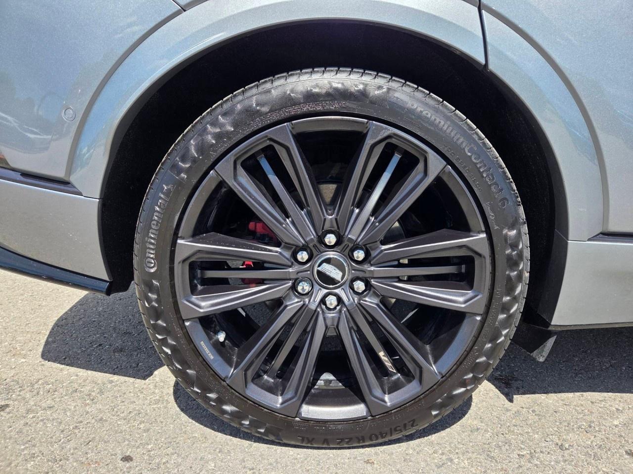2026 Cadillac LYRIQ 4dr LYRIQ-V Premium Photo