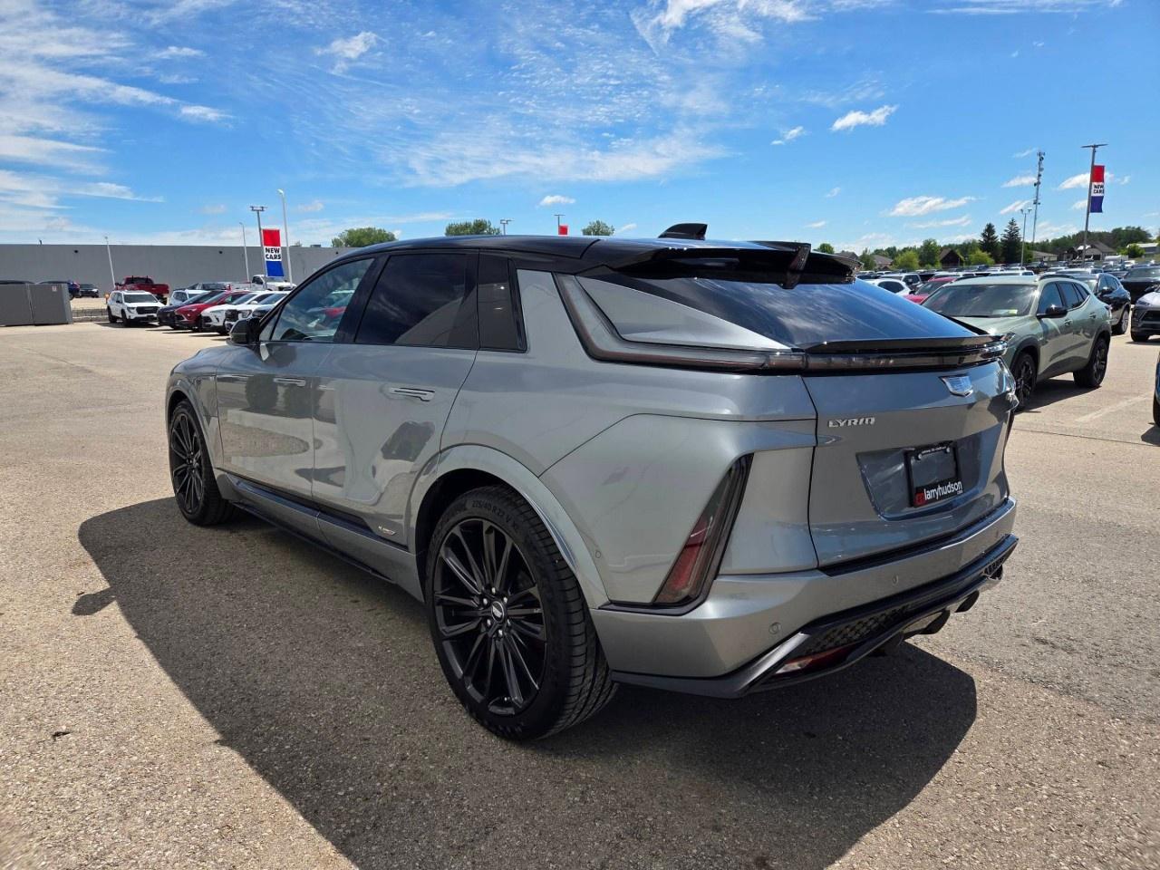 2026 Cadillac LYRIQ 4dr LYRIQ-V Premium Photo