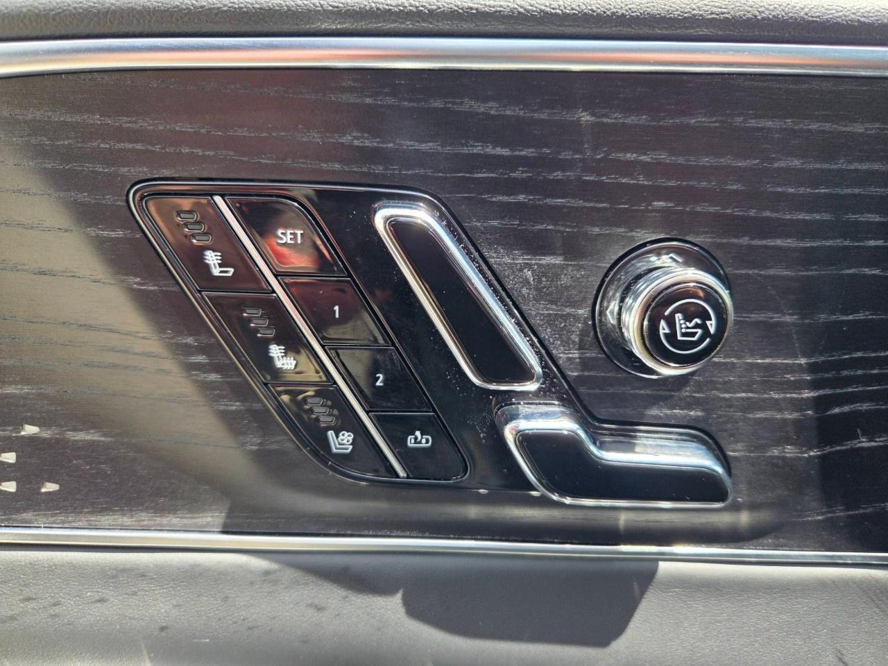2026 Cadillac LYRIQ 4dr LYRIQ-V Premium Photo