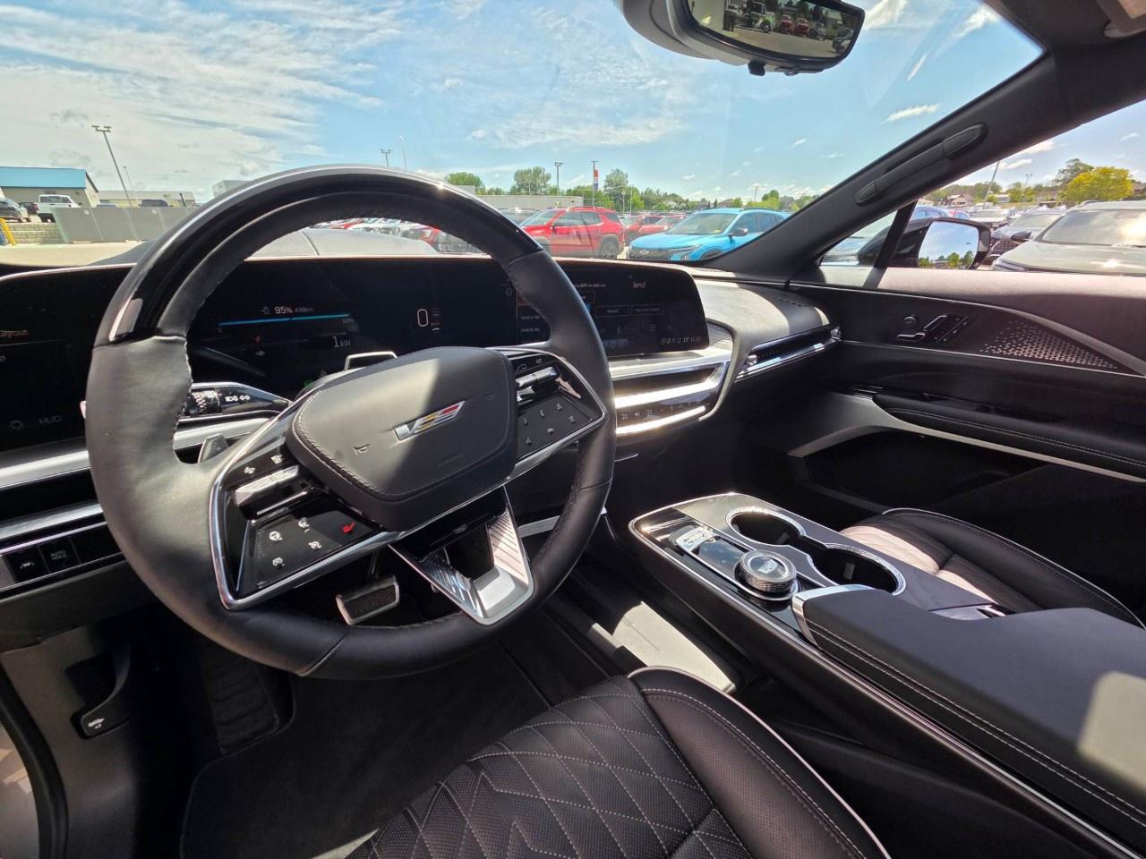 2026 Cadillac LYRIQ 4dr LYRIQ-V Premium Photo