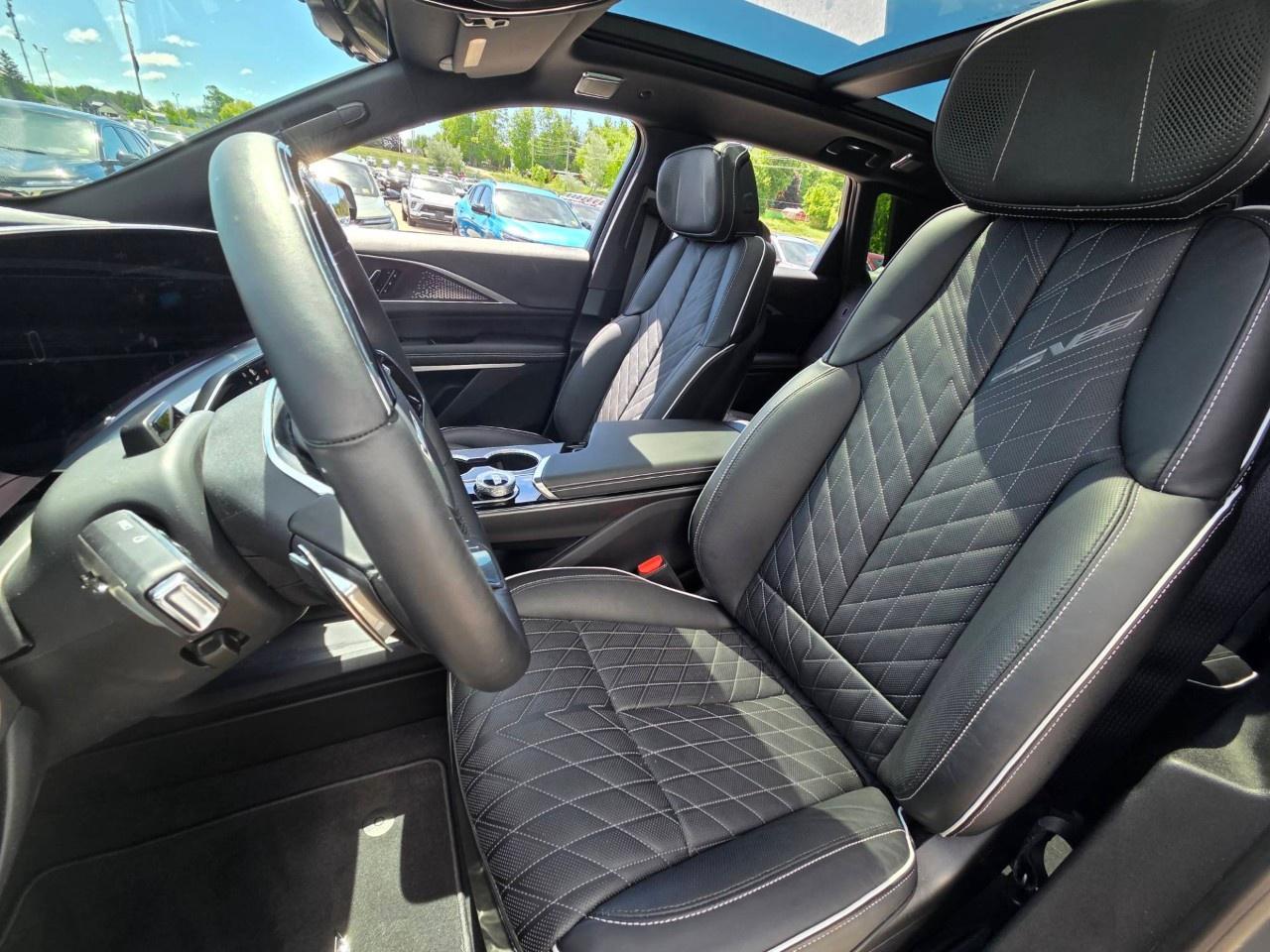 2026 Cadillac LYRIQ 4dr LYRIQ-V Premium Photo
