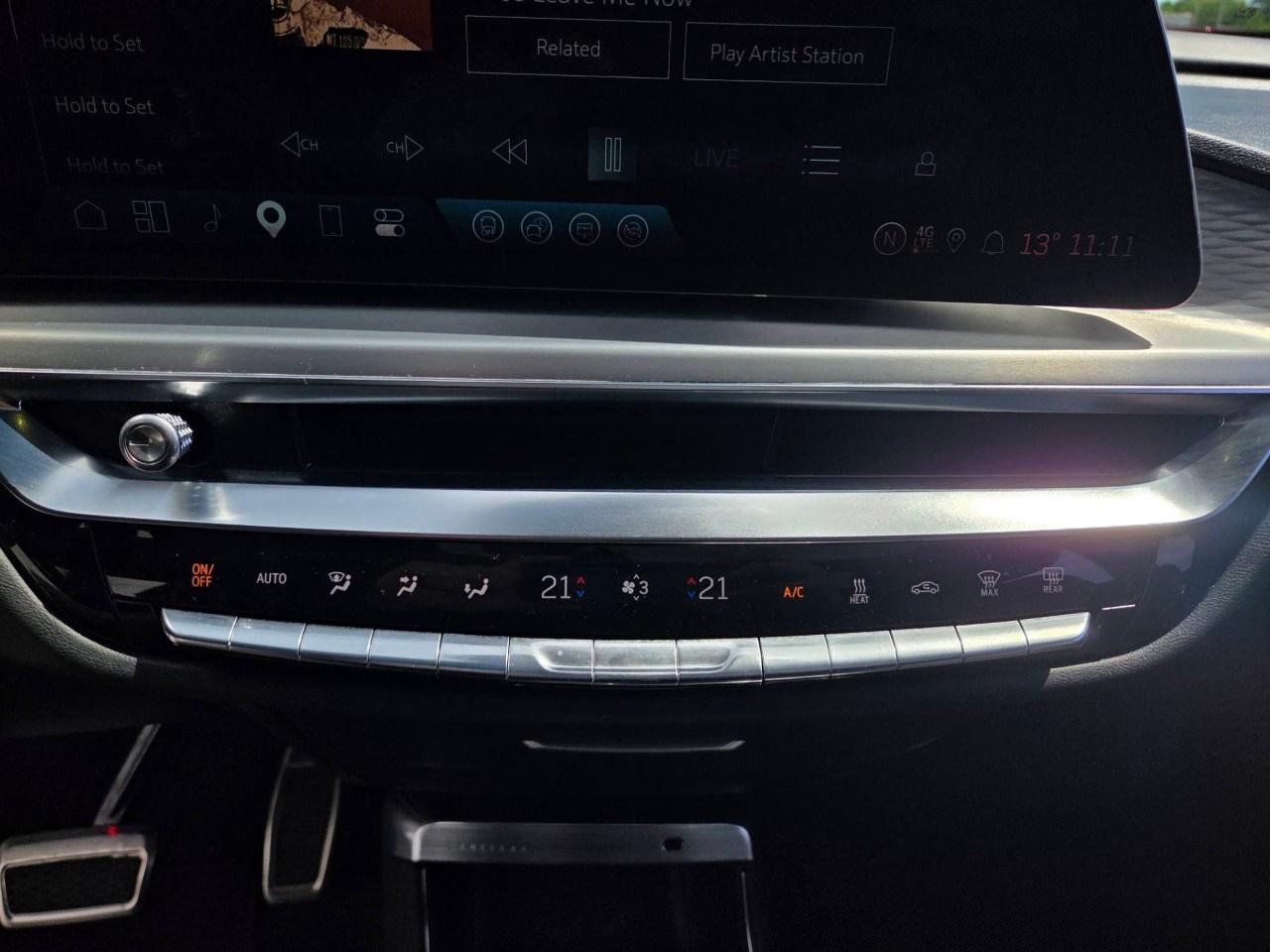 2026 Cadillac LYRIQ 4dr LYRIQ-V Premium Photo