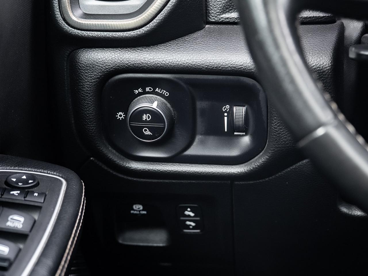 2023 RAM 1500 SPORT 4x4 CREW CAB Photo12