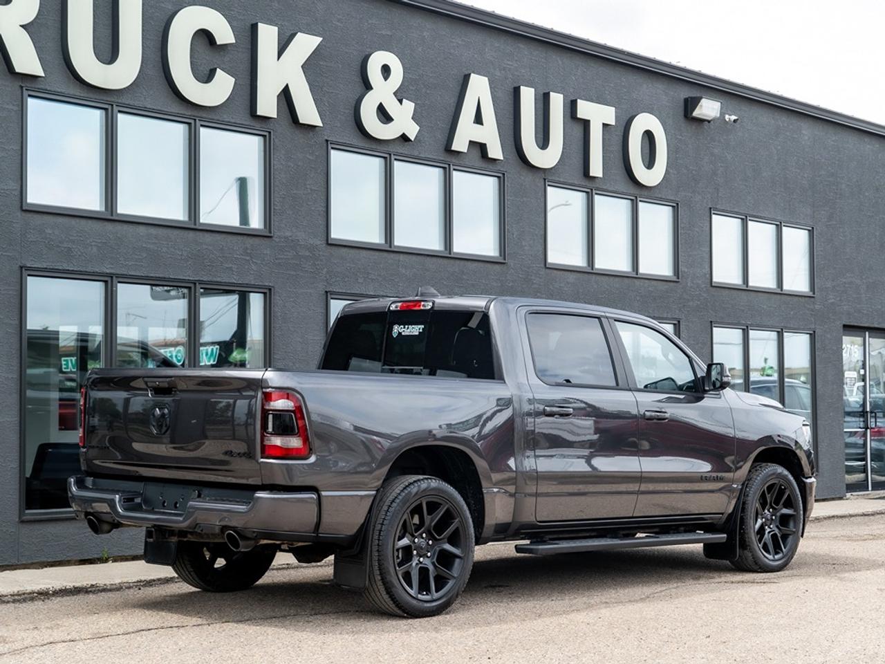 2023 RAM 1500 SPORT 4x4 CREW CAB Photo5