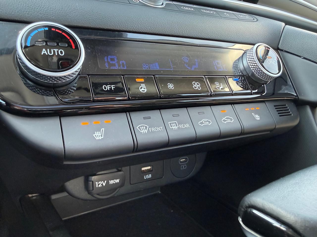 2025 Hyundai Elantra Preferred w/Tech Package Sunroof! NAV! AutoStart! Photo