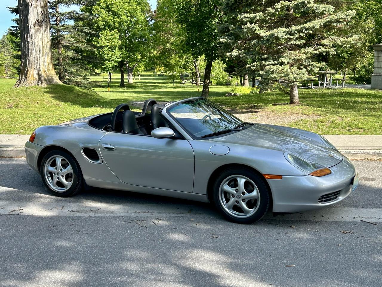 1998 Porsche Boxster Only 98400 km , clean car fax excellent condition Photo2