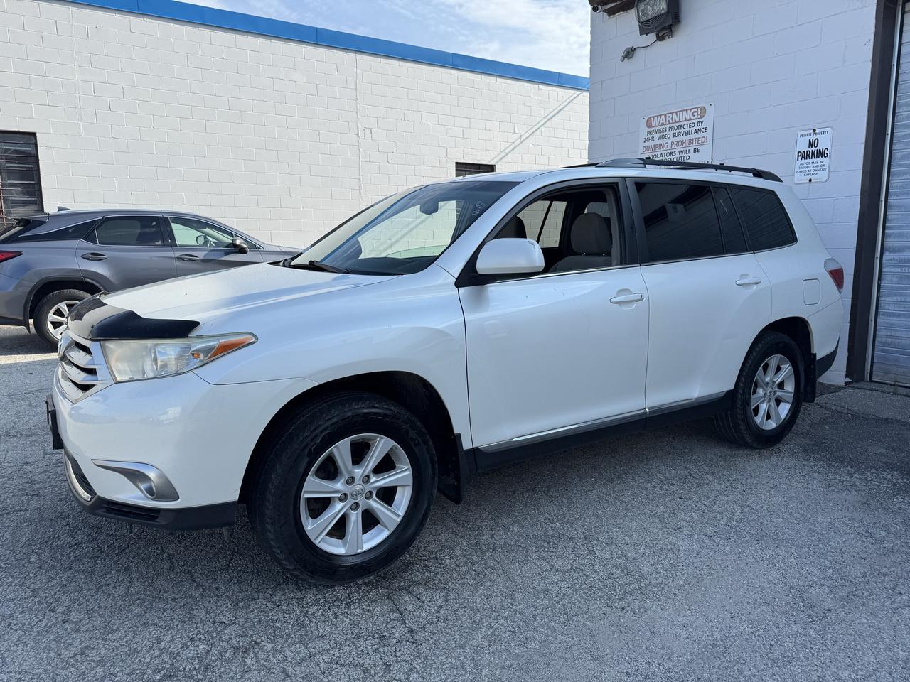 2012 Toyota Highlander  - Photo #3