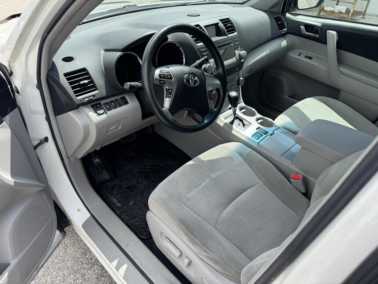 2012 Toyota Highlander  - Photo #17