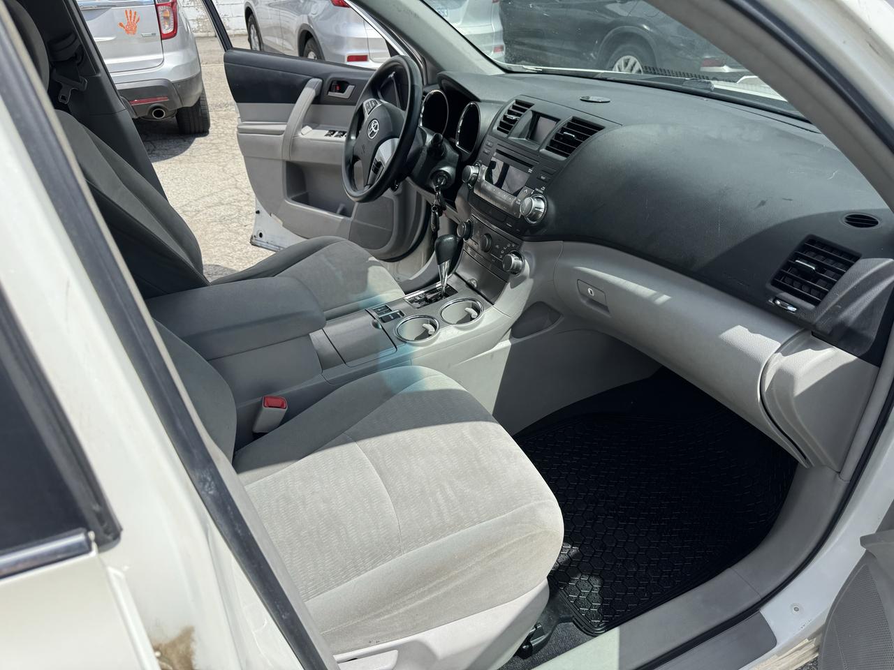 2012 Toyota Highlander  - Photo #16