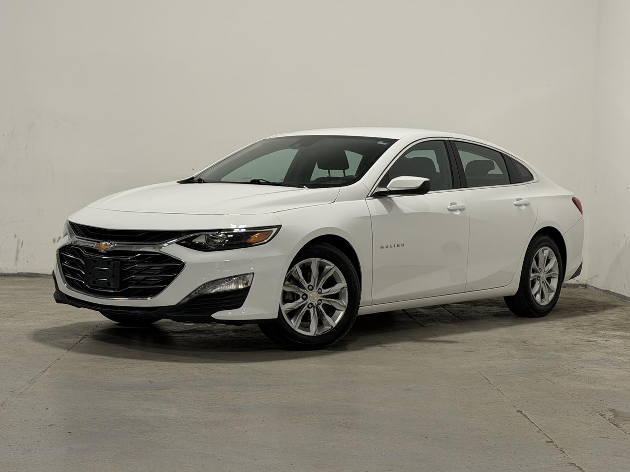 2023 Chevrolet Malibu 1LT Photo0