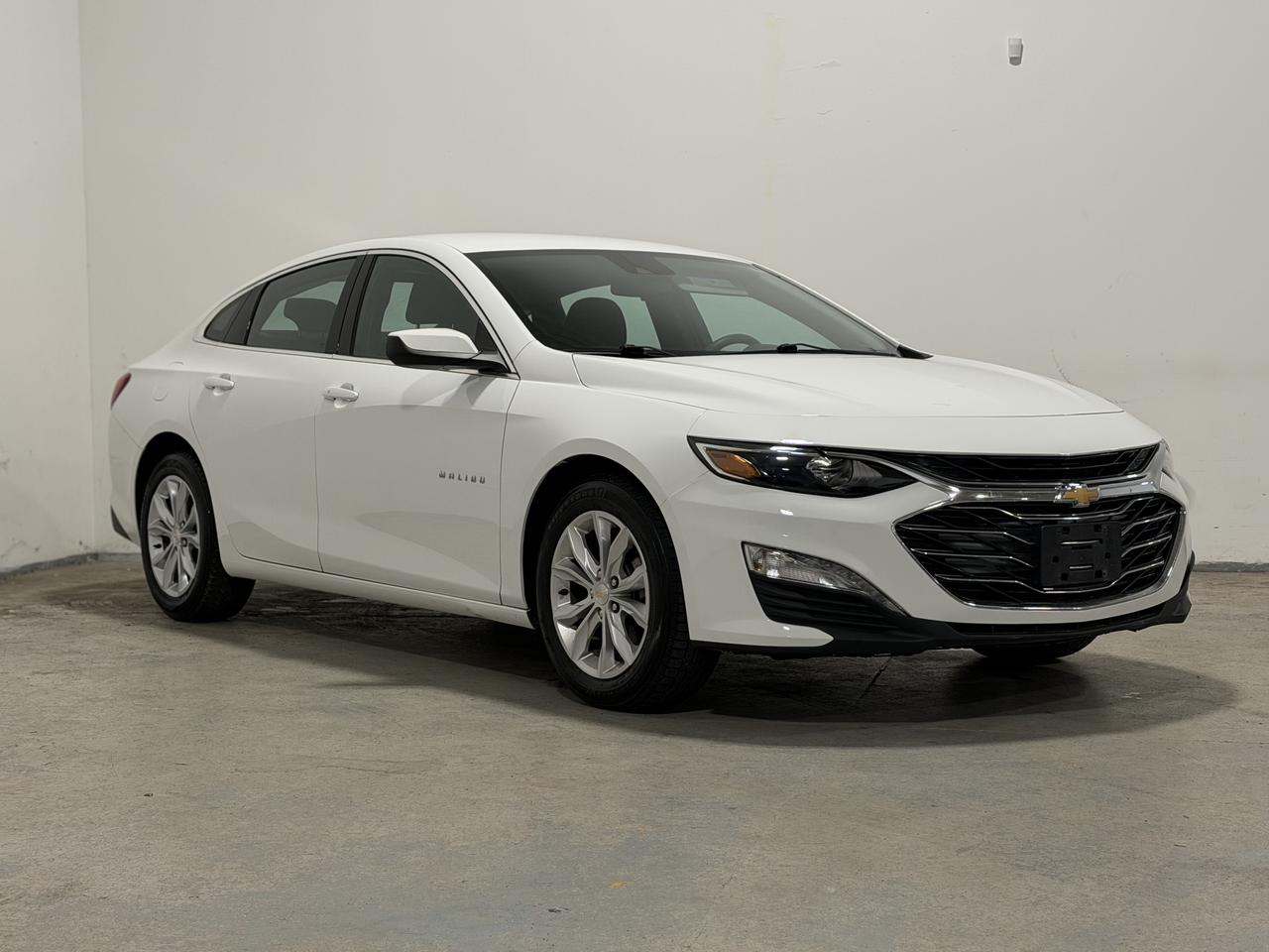 2023 Chevrolet Malibu 1LT Photo2