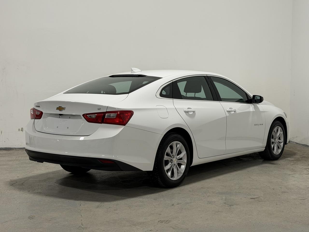 2023 Chevrolet Malibu 1LT Photo3