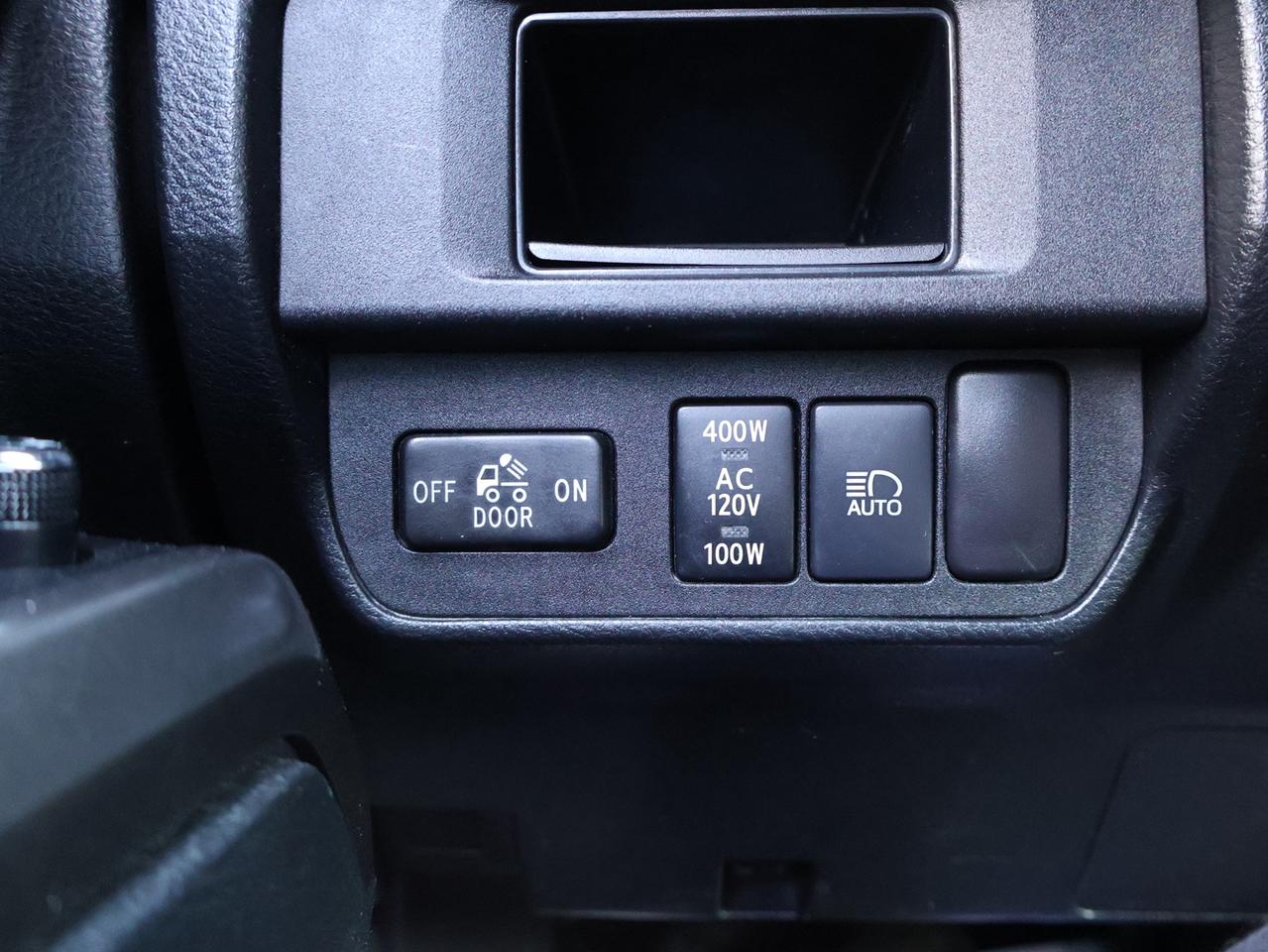 2018 Toyota Tacoma V6 TRD-SPORT 4WD CERTIFIED *ACCIDENT FREE*2ND WINTER* CAMERA NAV BLUETOOTH HEATED SEATS CRUISE ALLOYS Photo