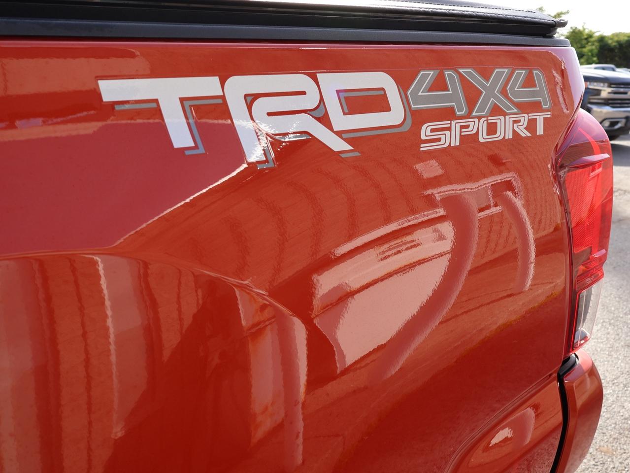 2018 Toyota Tacoma V6 TRD-SPORT 4WD CERTIFIED *ACCIDENT FREE*2ND WINTER* CAMERA NAV BLUETOOTH HEATED SEATS CRUISE ALLOYS Photo