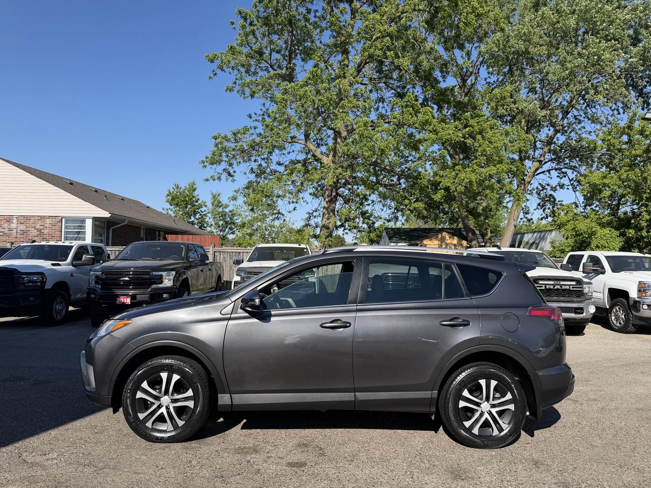 2016 Toyota RAV4 LE | AWD | Very Well Maintained Photo3