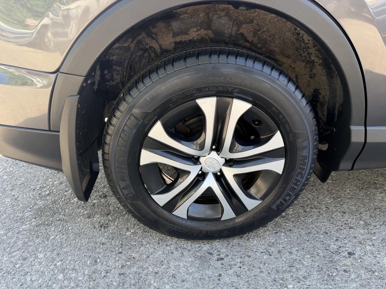 2016 Toyota RAV4 LE | AWD | Very Well Maintained Photo