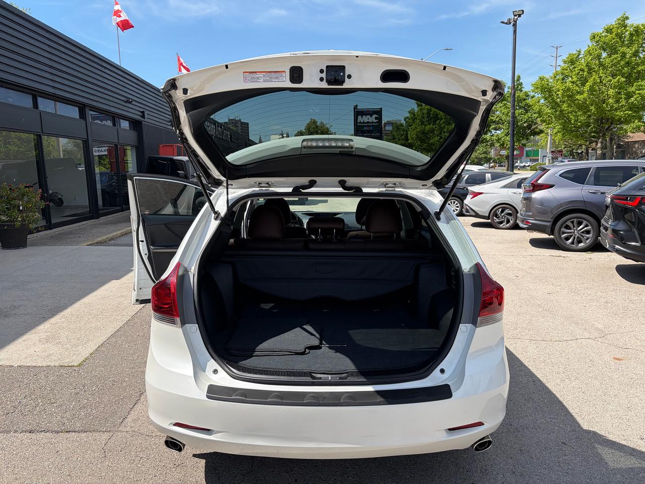 2016 Toyota Venza XLE Redwood Edition Photo