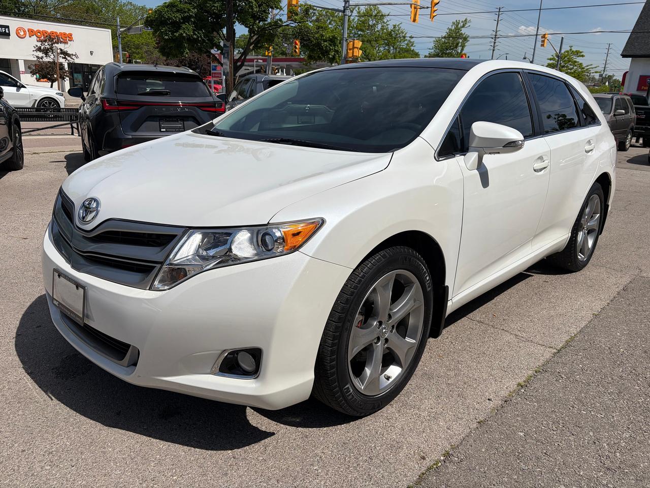 2016 Toyota Venza XLE Redwood Edition Photo
