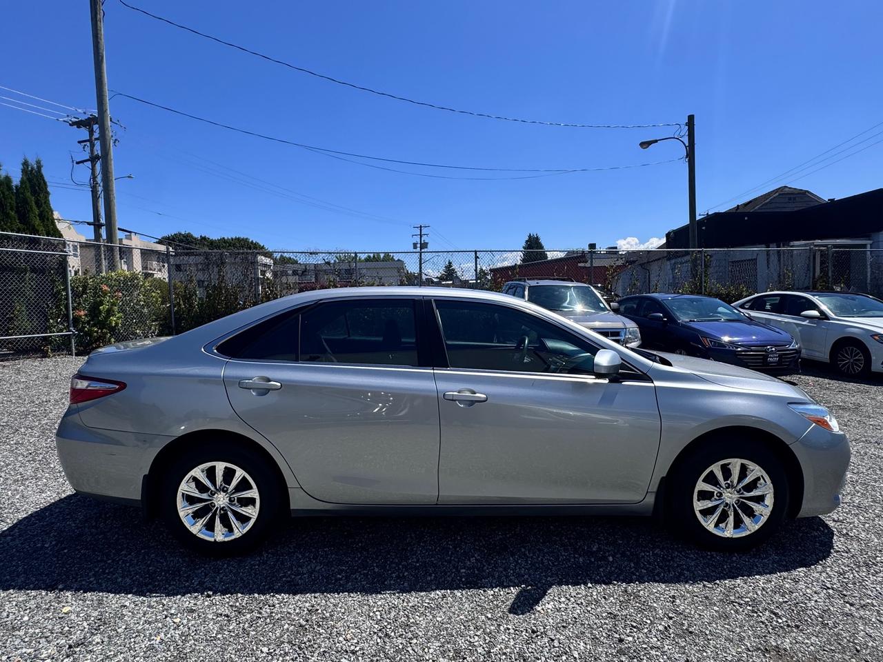 2016 Toyota Camry FINANCING AVAILABLE Photo4