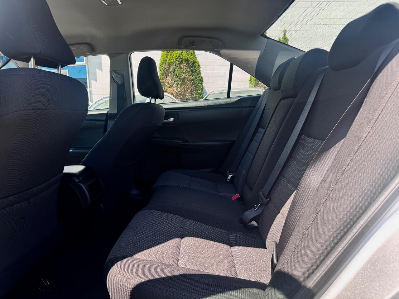 2016 Toyota Camry FINANCING AVAILABLE Photo14
