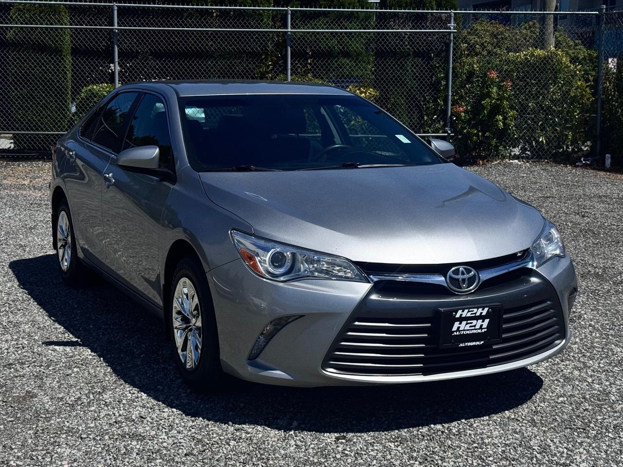 2016 Toyota Camry FINANCING AVAILABLE Photo3