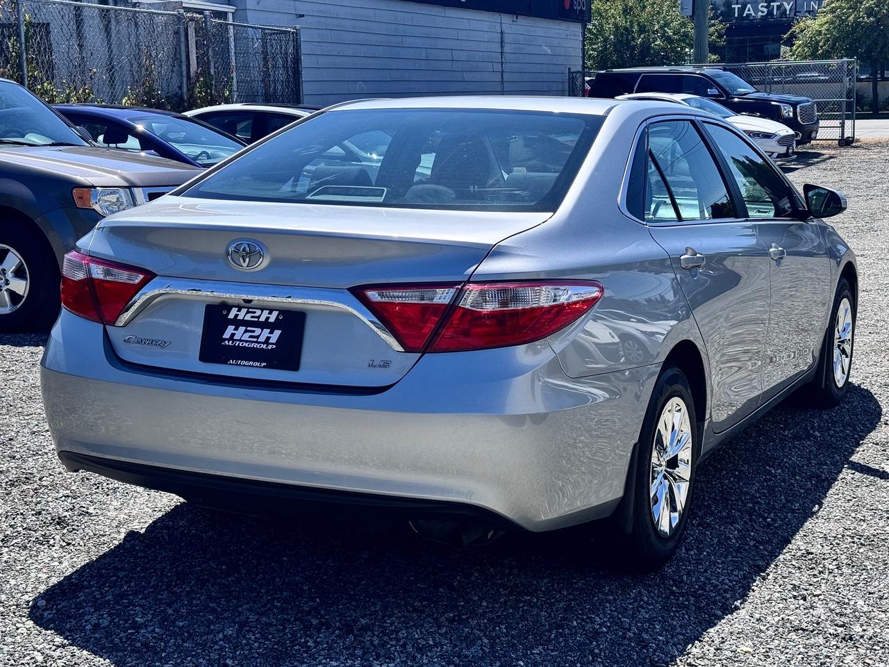 2016 Toyota Camry FINANCING AVAILABLE Photo5