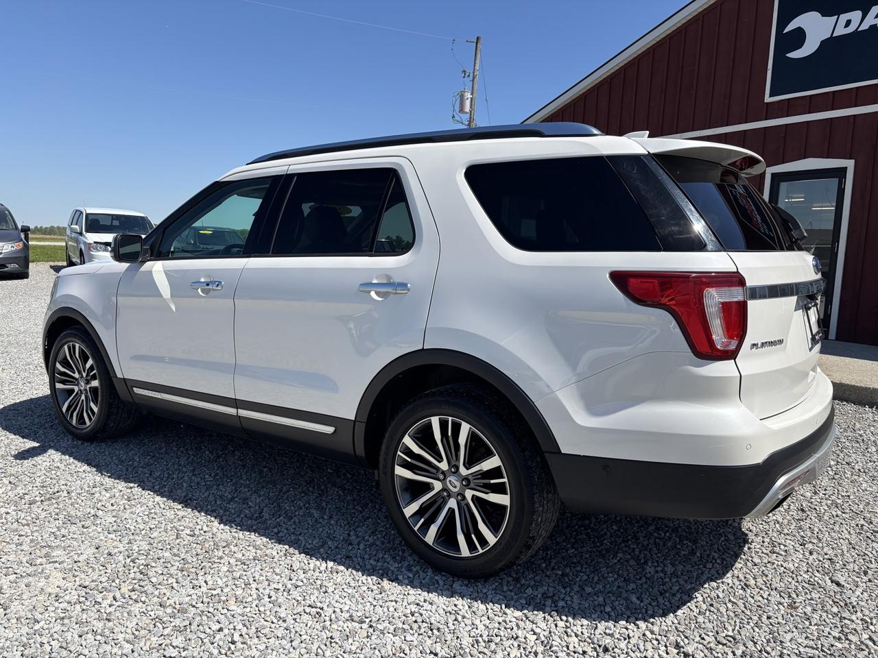 2017 Ford Explorer Platinum Awd Photo2