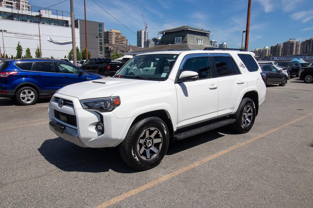 2023 Toyota 4Runner 4WD Photo1